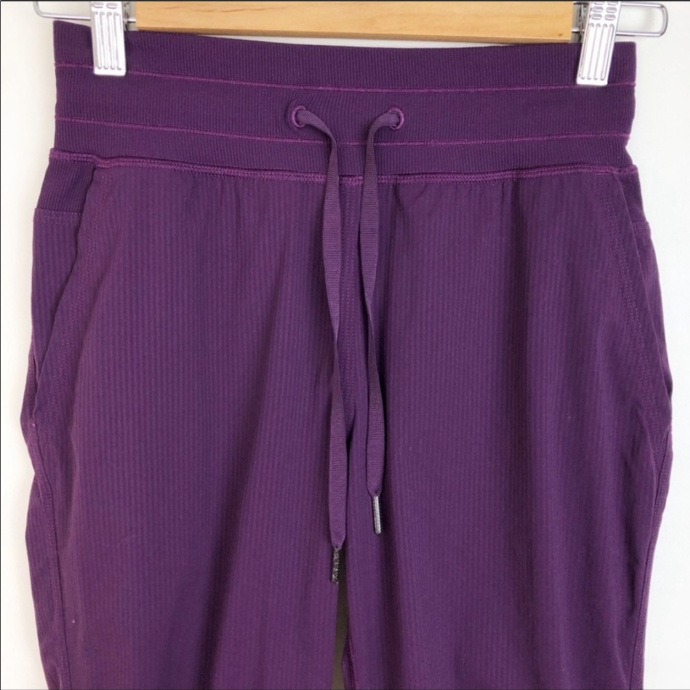 Lululemon Studio crop pant - Picture 4 of 5